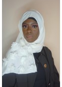 Hijab en soie de médine blanc avec des fleurs